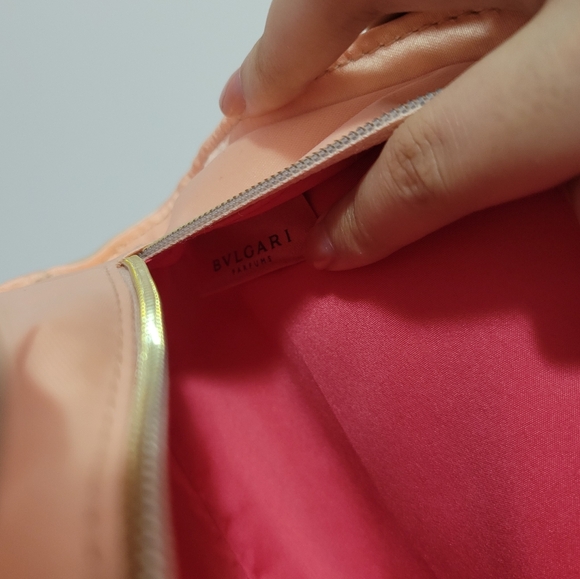 BULGARI light pink perfume zipper pouch - Picture 5 of 5